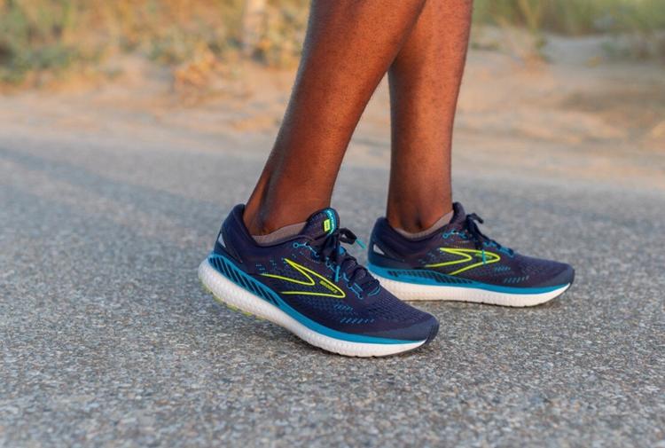 brooks running shoes outlet locations